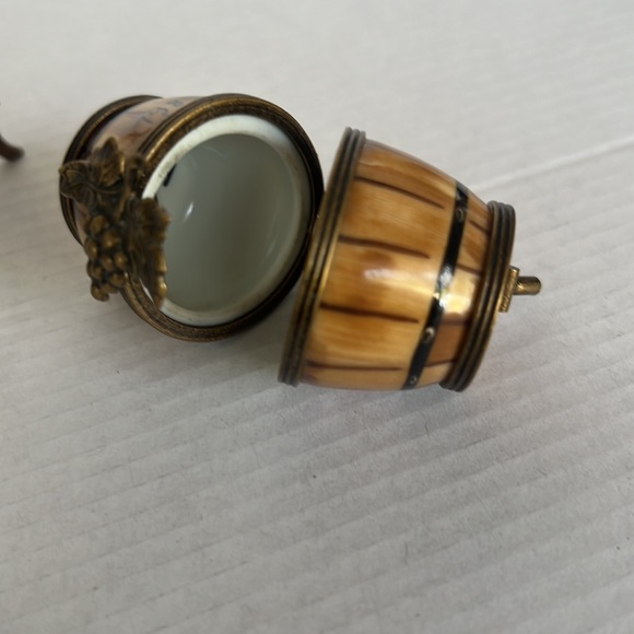 AUTHENTIC LIMOGES WINE BARREL WITH STAND - Picture 2 of 4